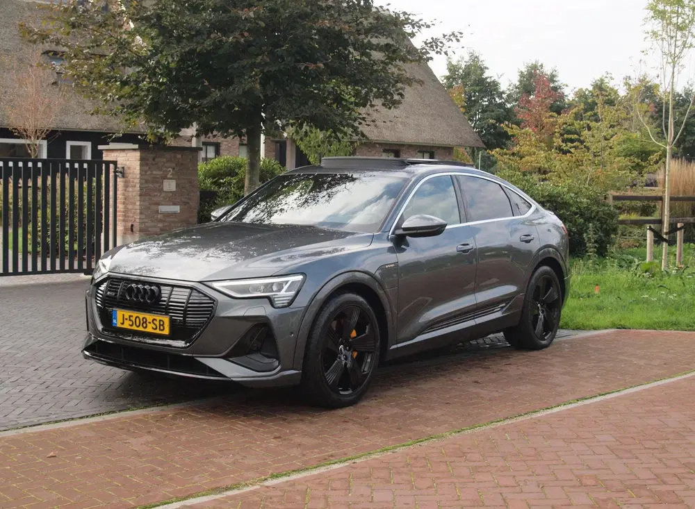 Audi e-tron 55 quattro S edition 95 kWh uit 2020, foto 6