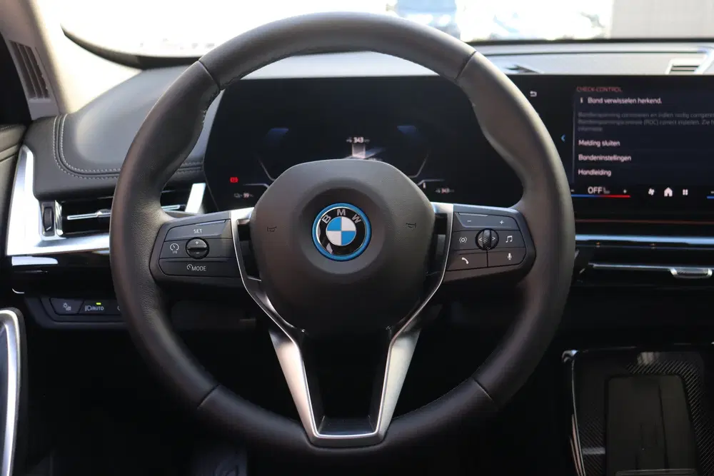 BMW iX1 eDrive20 Pure Edition uit 2026, foto 15