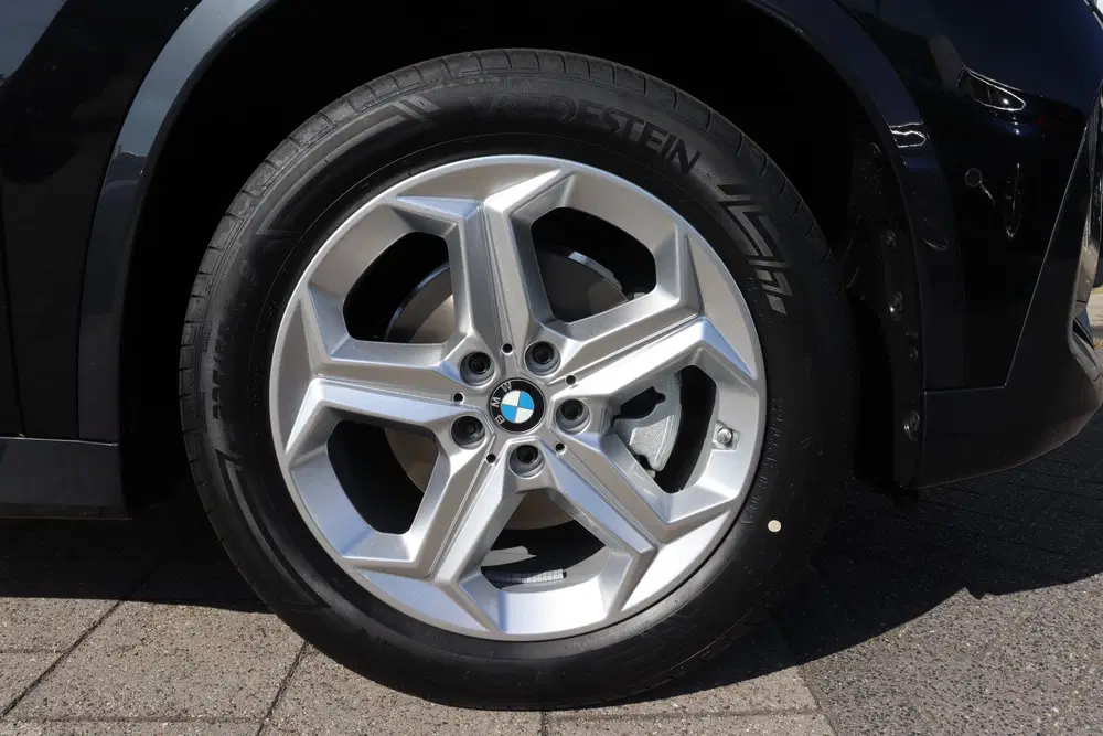 BMW iX1 eDrive20 Pure Edition uit 2026, foto 8