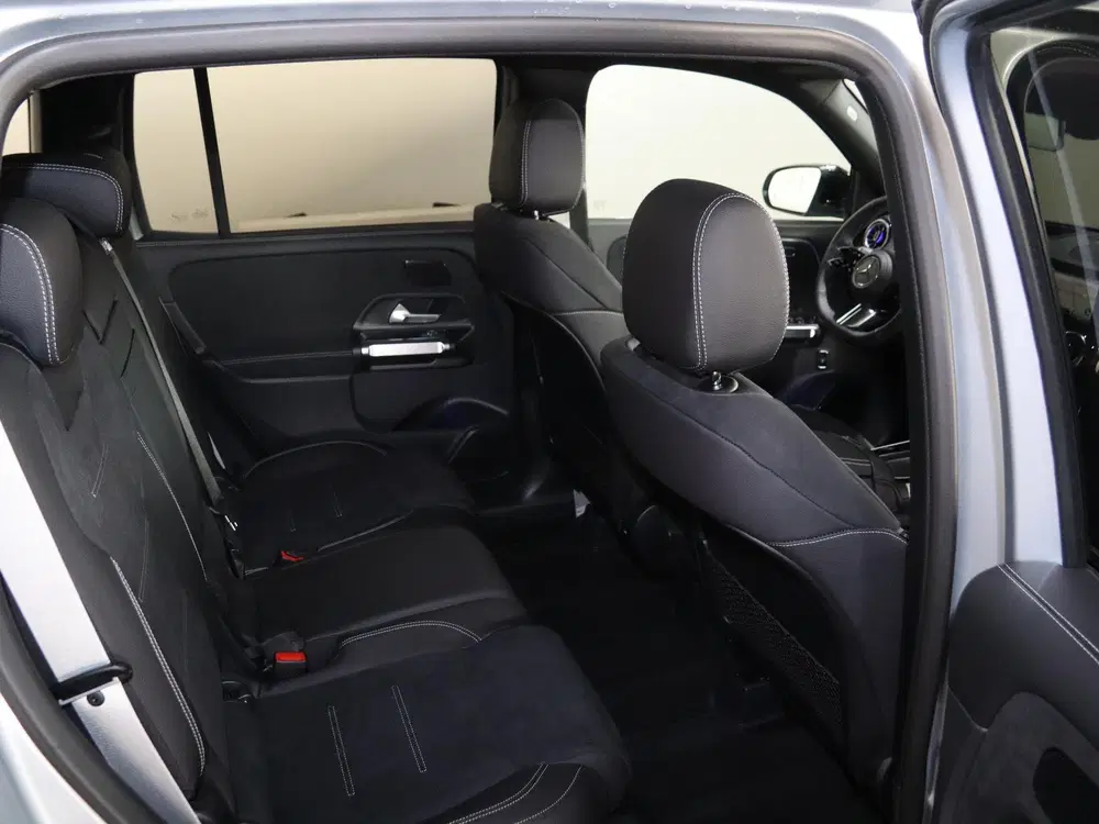 Mercedes-Benz GLB 180 Business Solution AMG uit 2026, foto 9