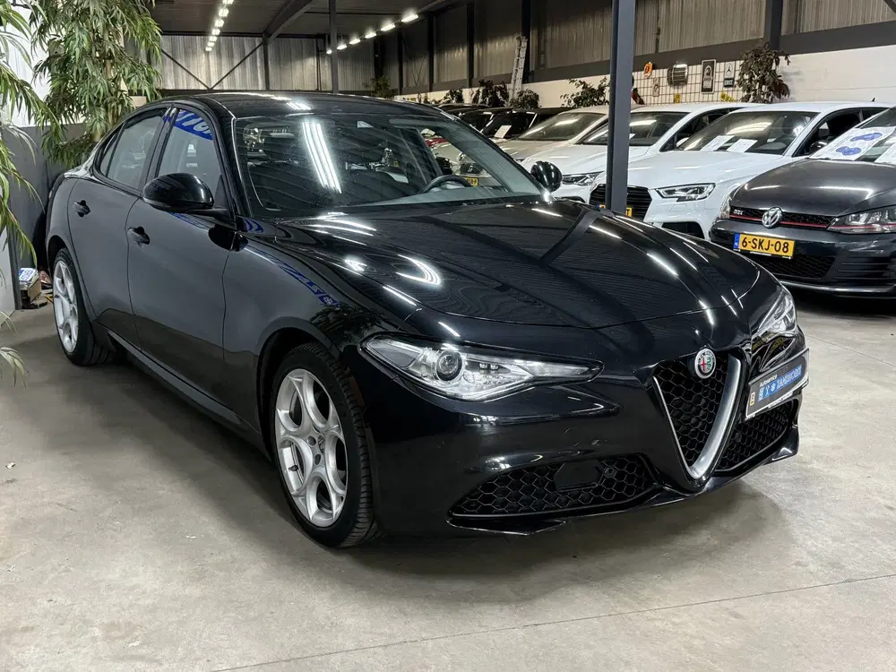 Alfa Romeo Giulia 2.0T uit 2019, foto 3