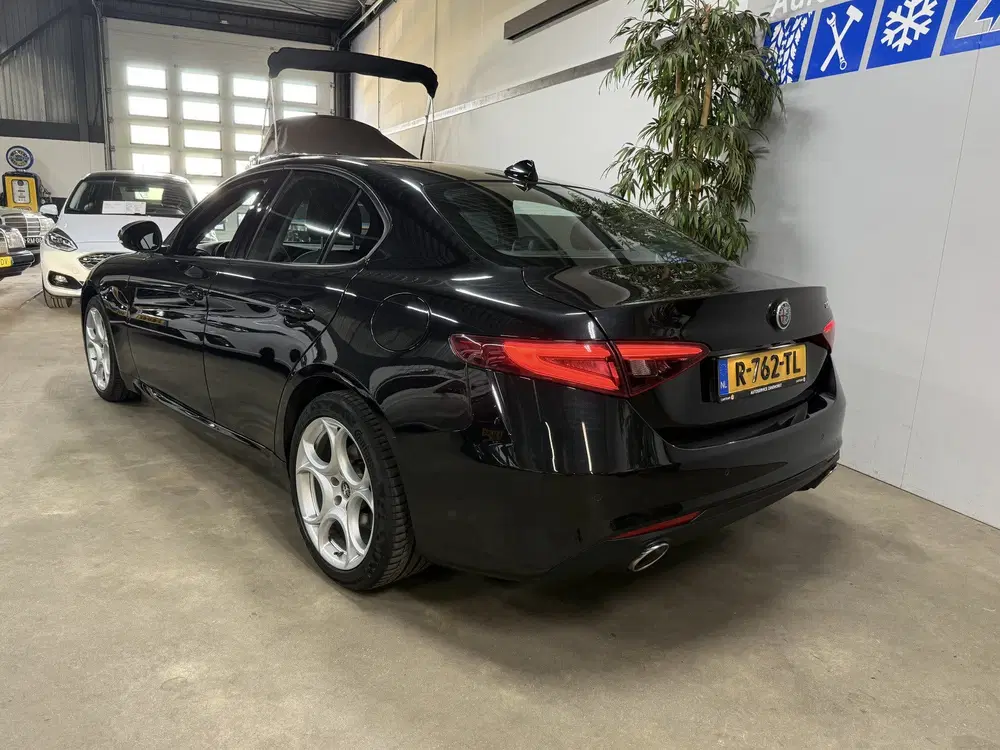 Alfa Romeo Giulia 2.0T uit 2019, foto 6