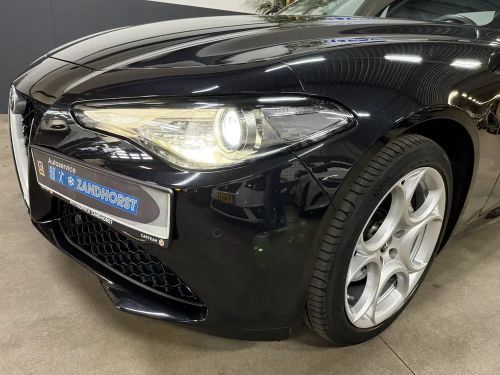 Alfa Romeo Giulia 2.0T uit 2019, foto 8