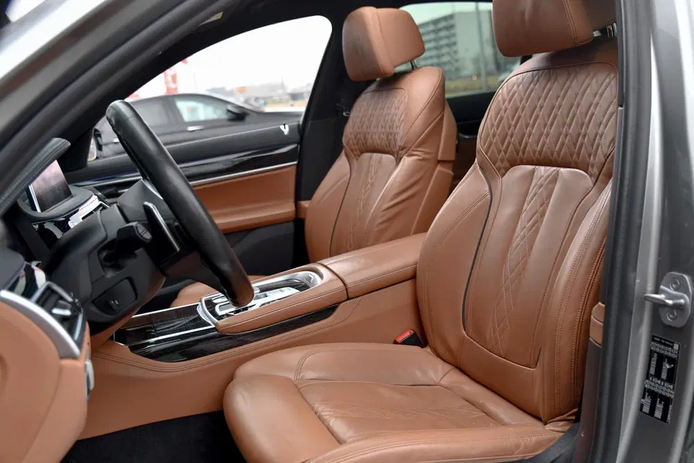 BMW 7-serie 730d M-Sport. Pano uit 2019, foto 13