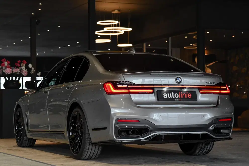 BMW 7-serie 730d M-Sport. Pano uit 2019, foto 2