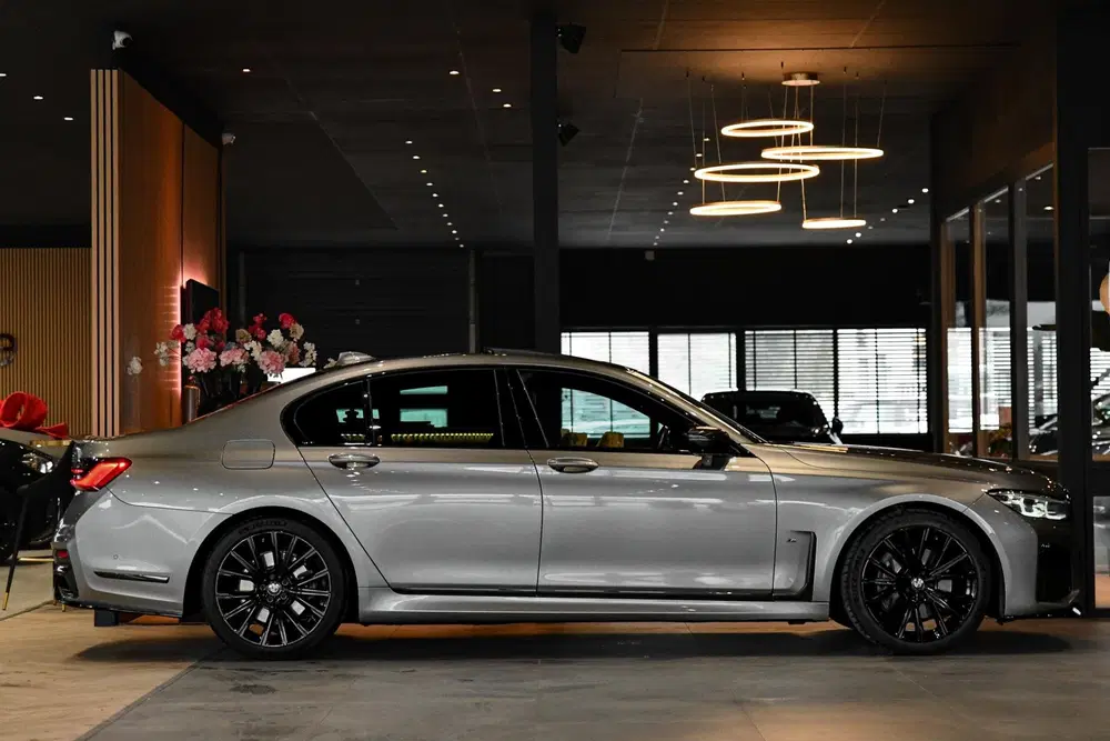 BMW 7-serie 730d M-Sport. Pano uit 2019, foto 4