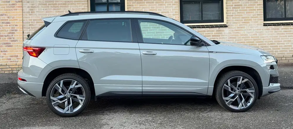 Skoda Karoq 1.5 TSI ACT Sportline uit 2022, foto 2