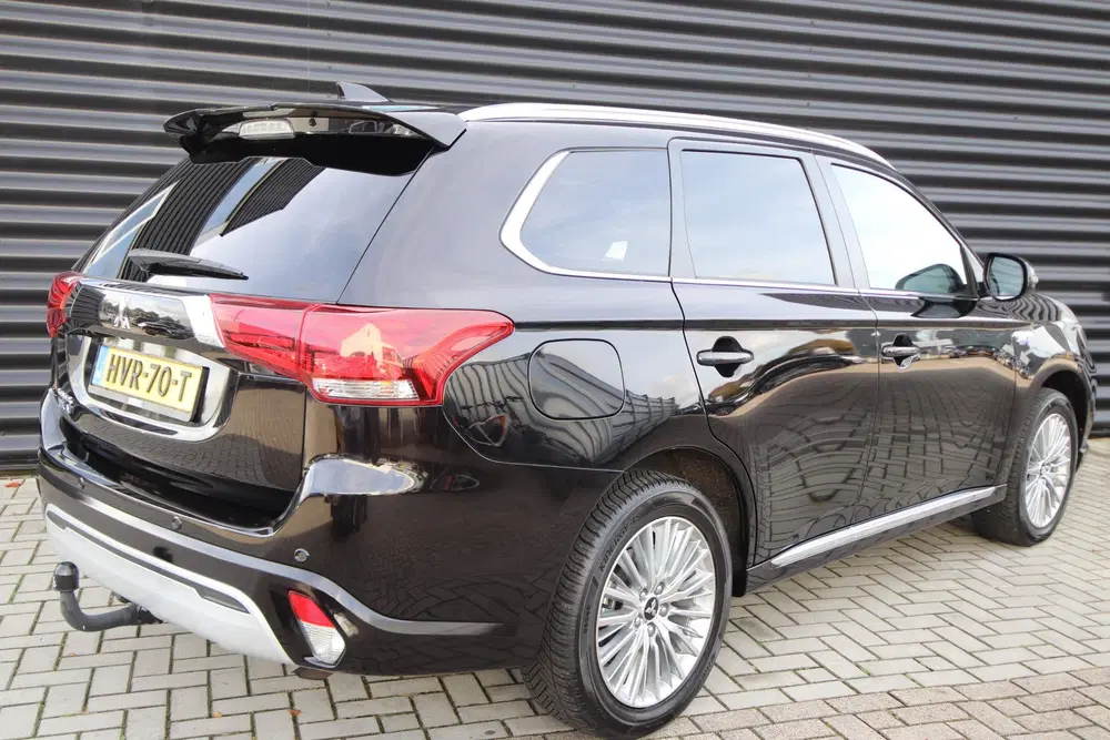 Mitsubishi Outlander 2.4 PHEV Instyle Leder uit 2021, foto 2