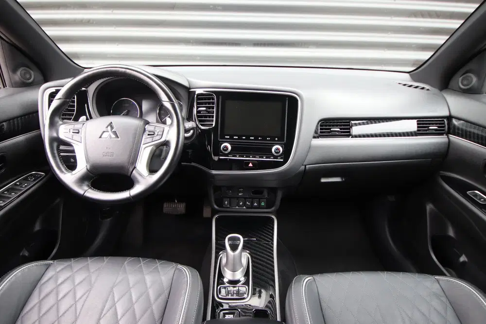 Mitsubishi Outlander 2.4 PHEV Instyle Leder uit 2021, foto 4
