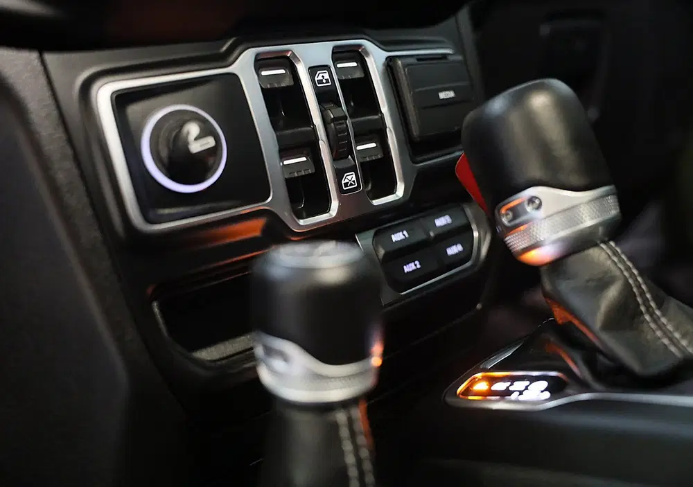 Jeep Wrangler 4xe 380 Sky One Touch uit 2022, foto 14