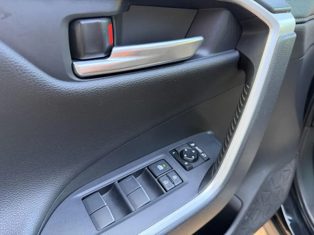 Toyota RAV 4 2.5 Hybrid First Edition APPLE CARPL uit 2019, foto 14