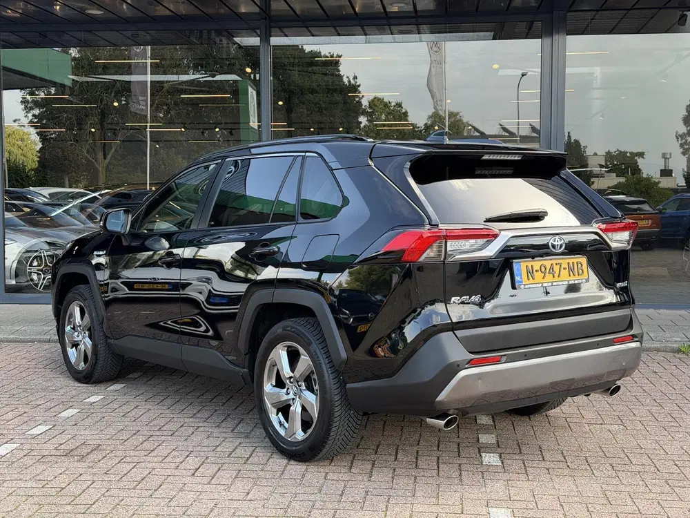Toyota RAV 4 2.5 Hybrid First Edition APPLE CARPL uit 2019, foto 3