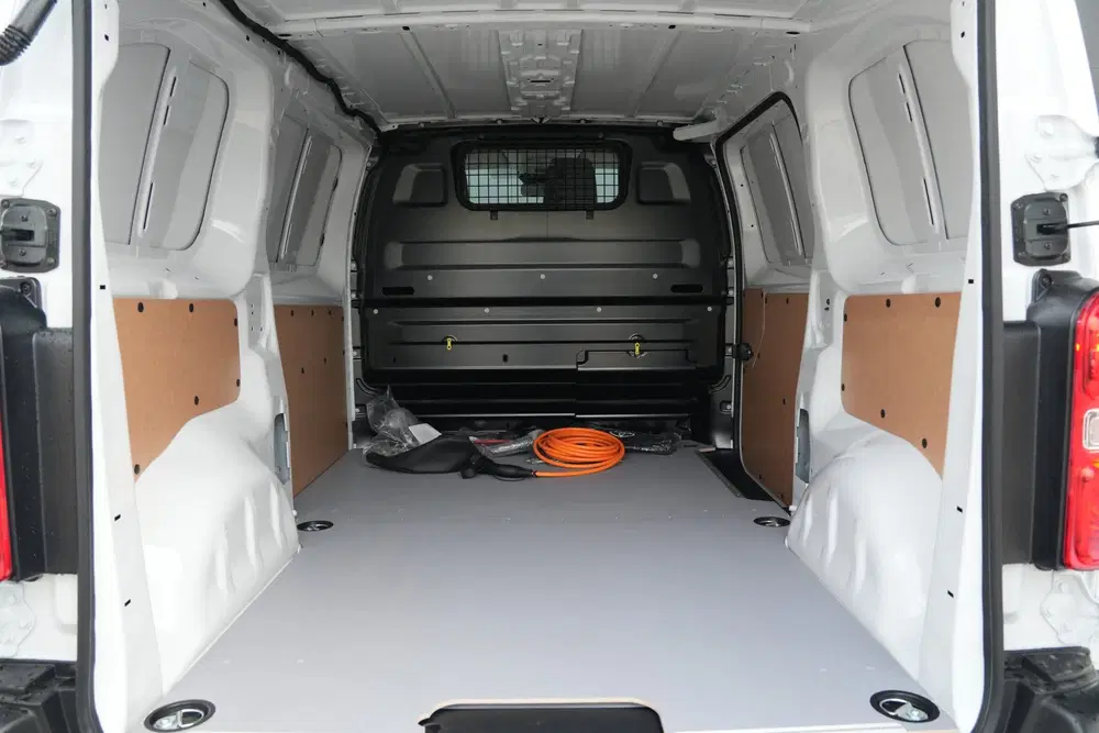 Toyota Proace Comfort Standard Range Long L2 uit 2026, foto 11