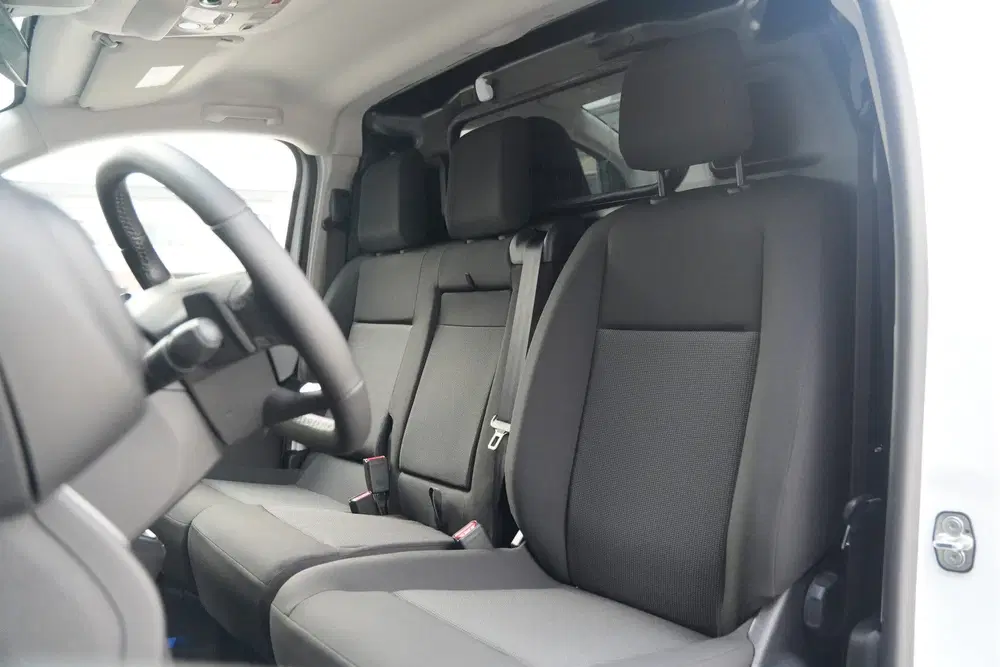 Toyota Proace Comfort Standard Range Long L2 uit 2026, foto 14