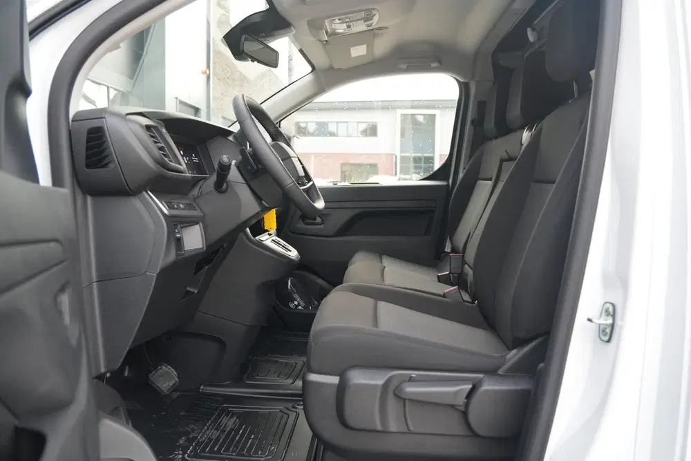 Toyota Proace Comfort Standard Range Long L2 uit 2026, foto 13