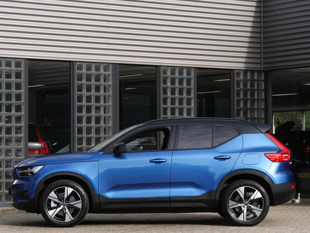 Volvo XC40 RECHARGE P8 AWD R-DESIGN uit 2021, foto 3