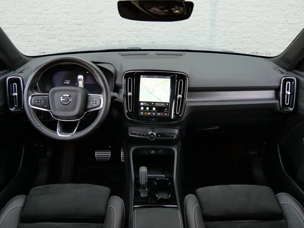 Volvo XC40 RECHARGE P8 AWD R-DESIGN uit 2021, foto 5
