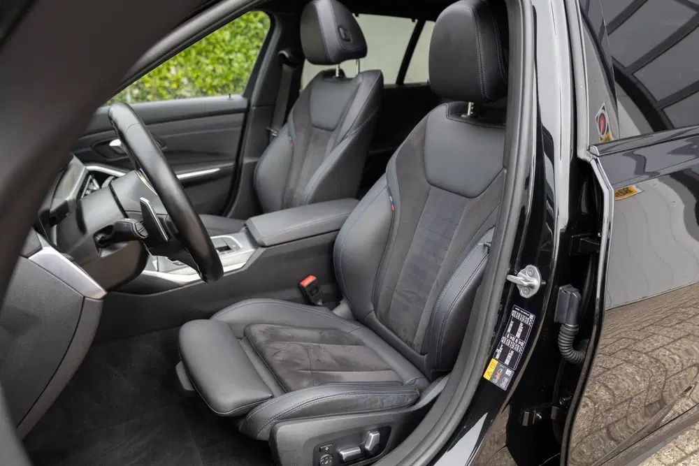 BMW 3-serie 3 Serie Touring 320e M Sport PanoHUD19inch uit 2023, foto 12