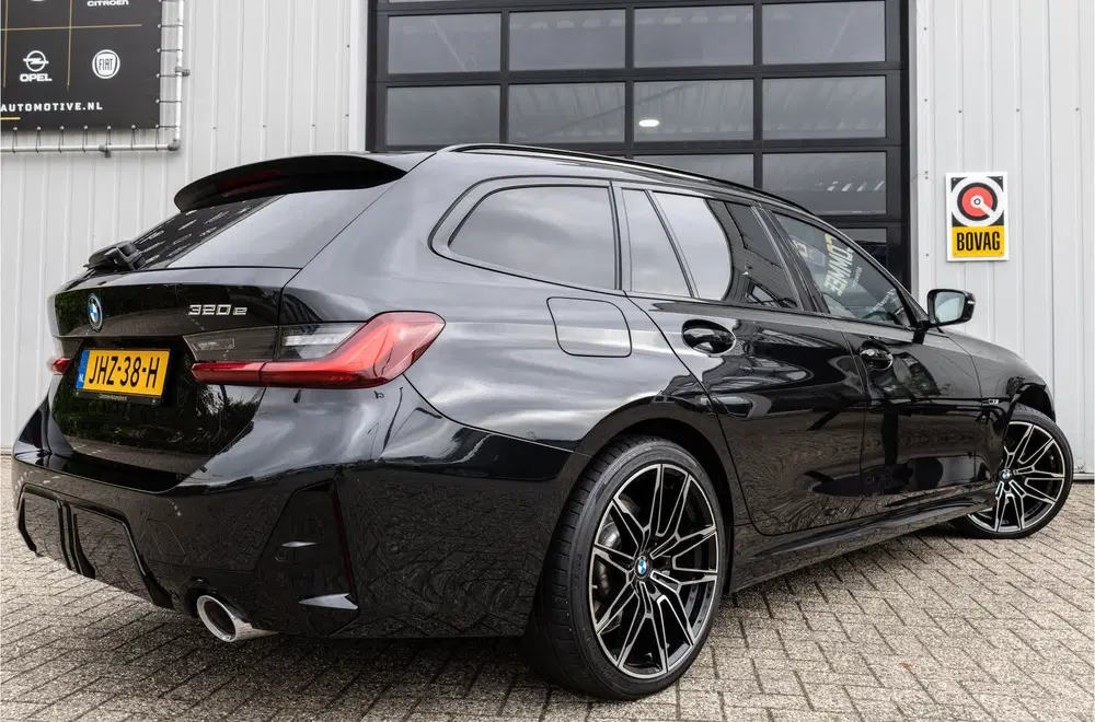 BMW 3-serie 3 Serie Touring 320e M Sport PanoHUD19inch uit 2023, foto 3
