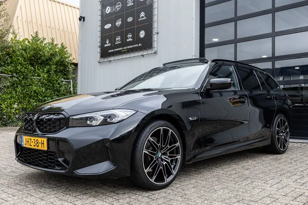 BMW 3-serie 3 Serie Touring 320e M Sport PanoHUD19inch uit 2023, foto 5