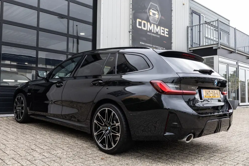 BMW 3-serie 3 Serie Touring 320e M Sport PanoHUD19inch uit 2023, foto 9
