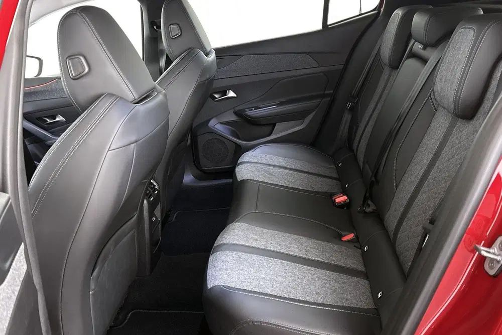 Peugeot 408 1.2 PureTech Allure Pack 130 EAT8 Stoelver uit 2023, foto 8