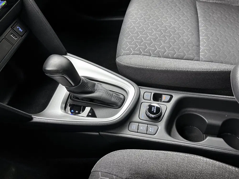 Toyota Yaris Cross 1.5 Hybrid First Edition AWD uit 2023, foto 11