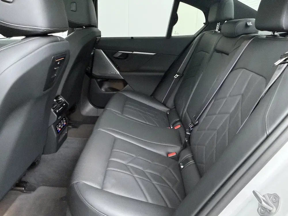 BMW i5 eDrive40 84 kWh M Sport Pro uit 2024, foto 14
