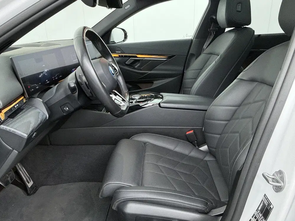 BMW i5 eDrive40 84 kWh M Sport Pro uit 2024, foto 4