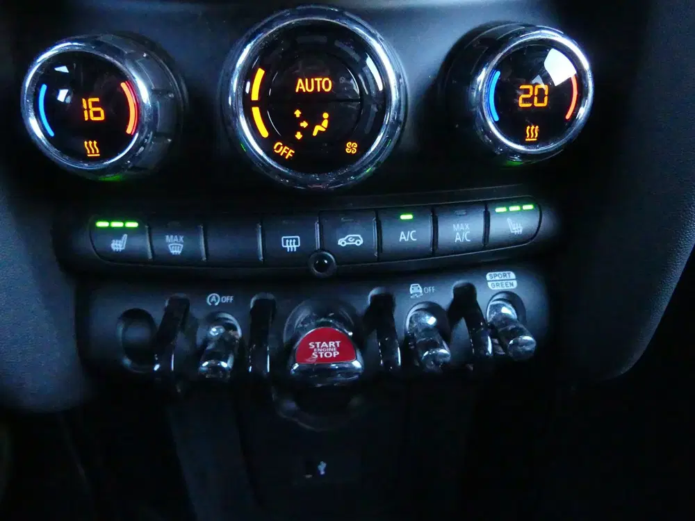 Mini Cooper Automaat Carplay 17" Led Stoelverwarming K uit 2022, foto 13