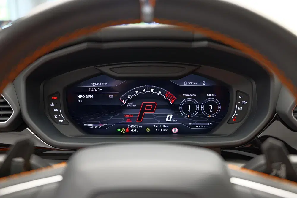 Lamborghini Urus 4.0 V8 Graphite Capsule uit 2022, foto 15