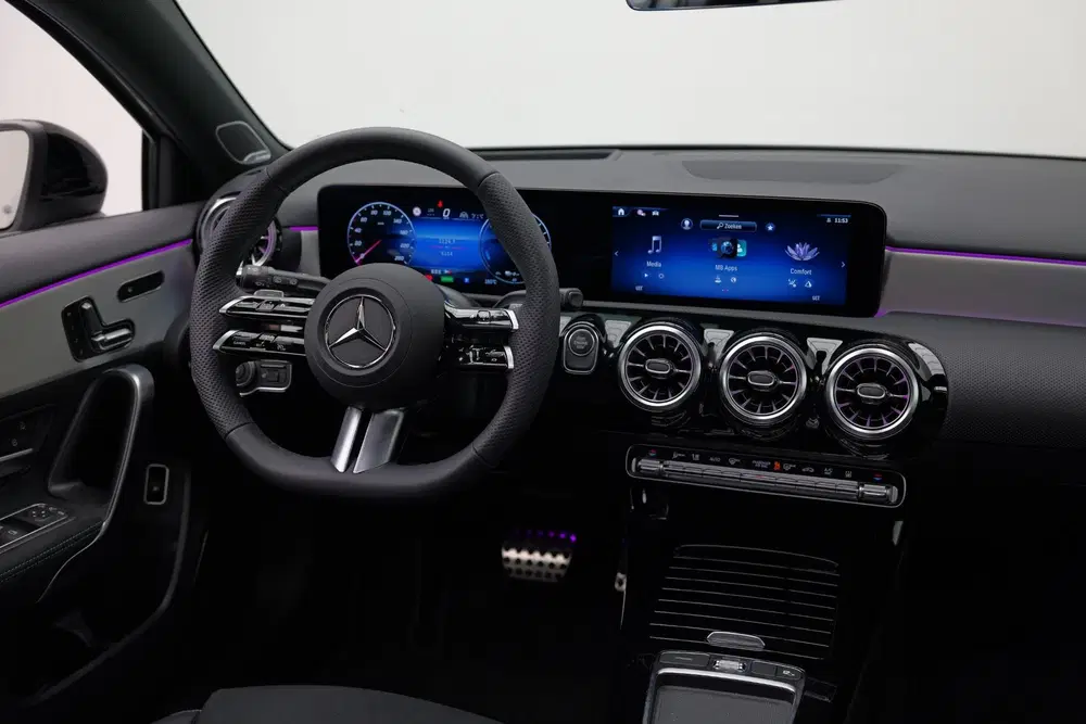 Mercedes-Benz A-Klasse A250e AMG Line uit 2025, foto 12