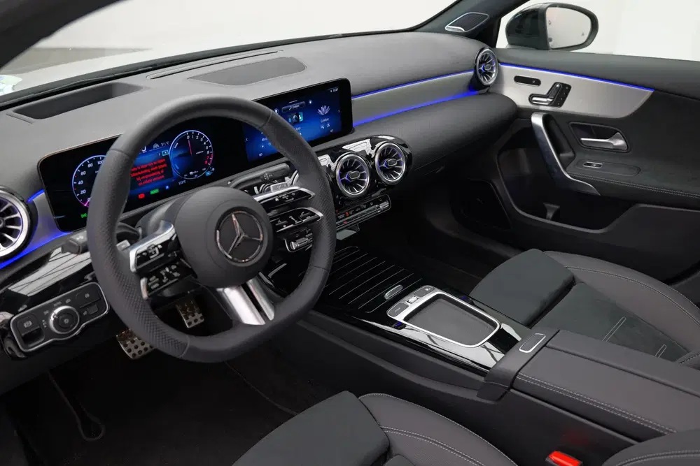 Mercedes-Benz A-Klasse A250e AMG Line uit 2025, foto 6