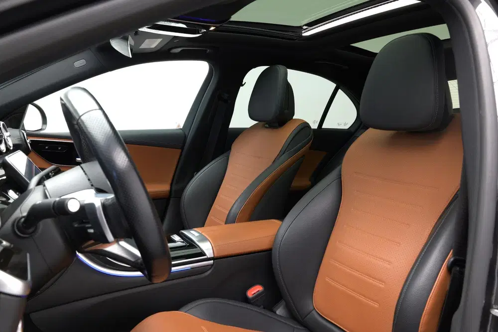 Mercedes-Benz C-Klasse C300e AMG Line uit 2023, foto 7