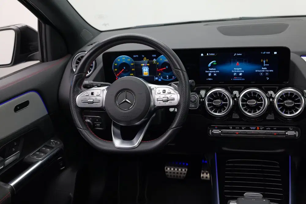 Mercedes-Benz GLA GLA250 4MATIC AMG Line uit 2022, foto 11