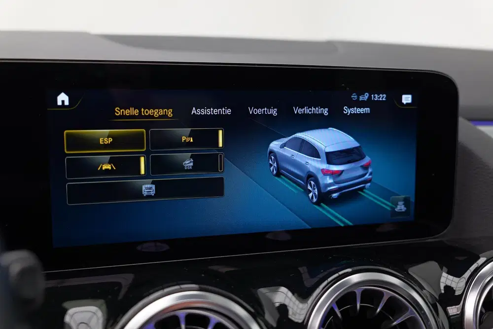 Mercedes-Benz GLA GLA250 4MATIC AMG Line uit 2022, foto 15