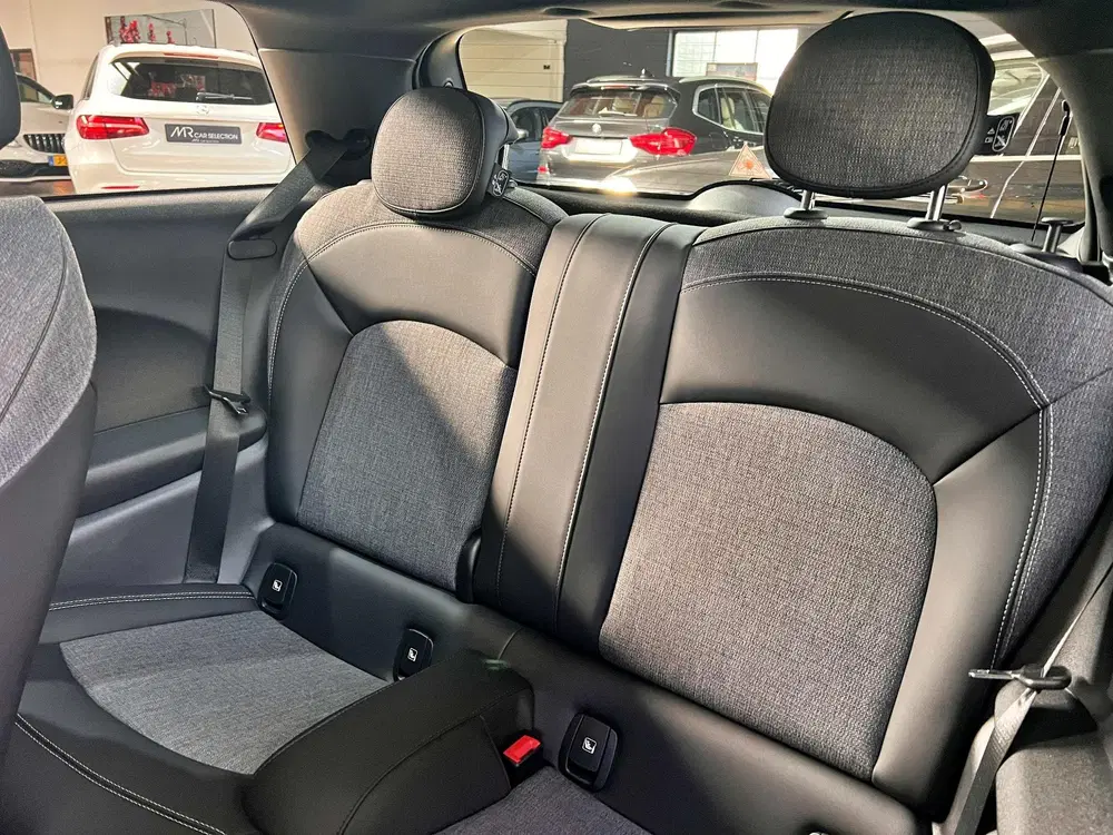 Mini Cooper 1.5 Cooper Camden Edition uit 2021, foto 11