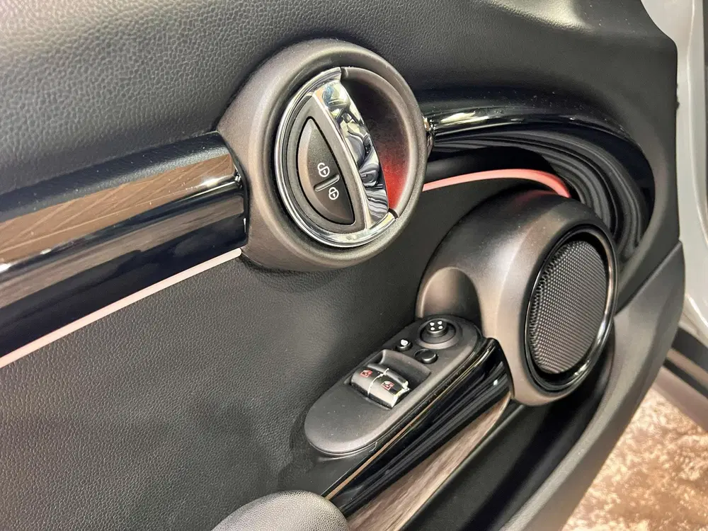 Mini Cooper 1.5 Cooper Camden Edition uit 2021, foto 15