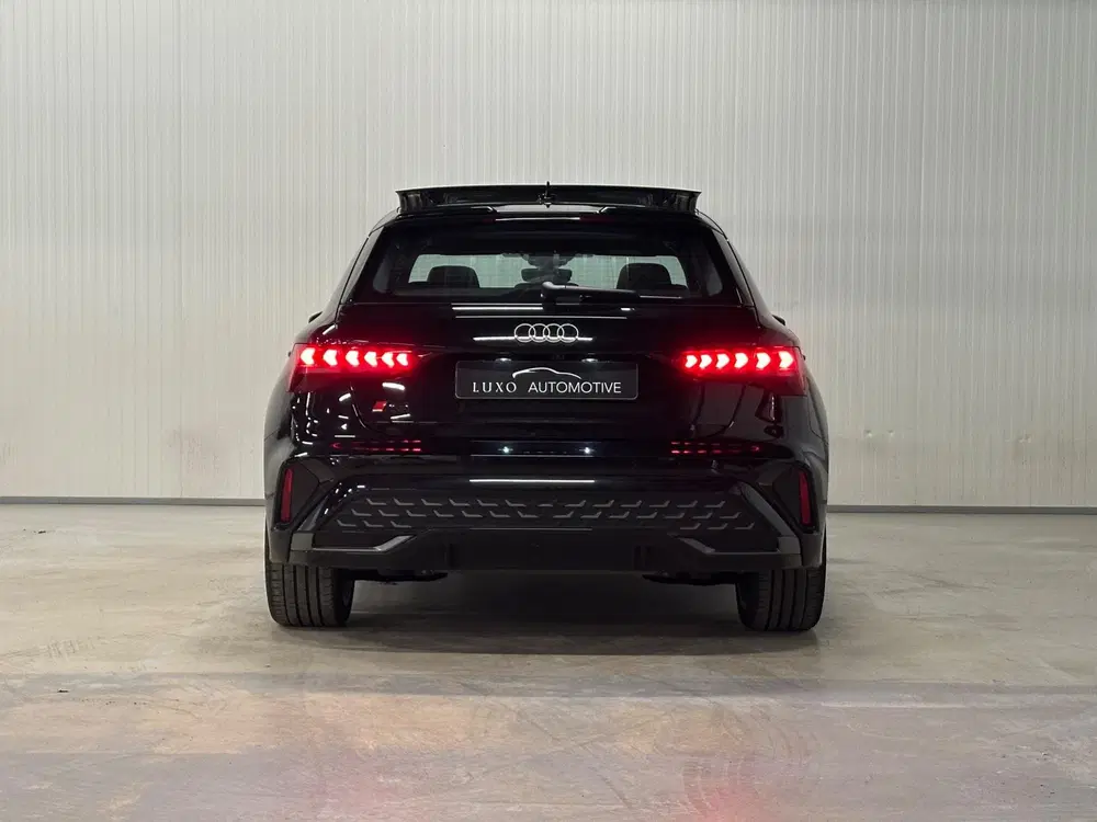 Audi A3 35 TFSI S edition uit 2024, foto 15