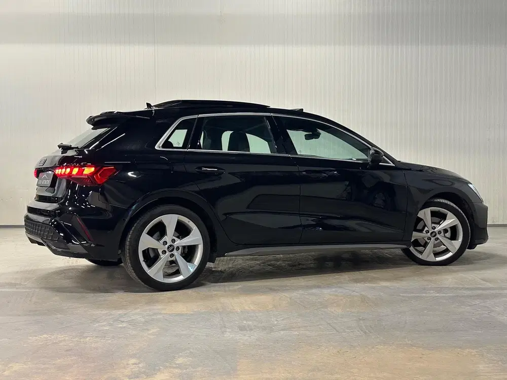 Audi A3 35 TFSI S edition uit 2024, foto 2