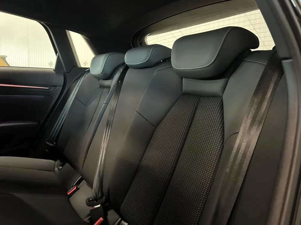 Audi A3 35 TFSI S edition uit 2024, foto 5