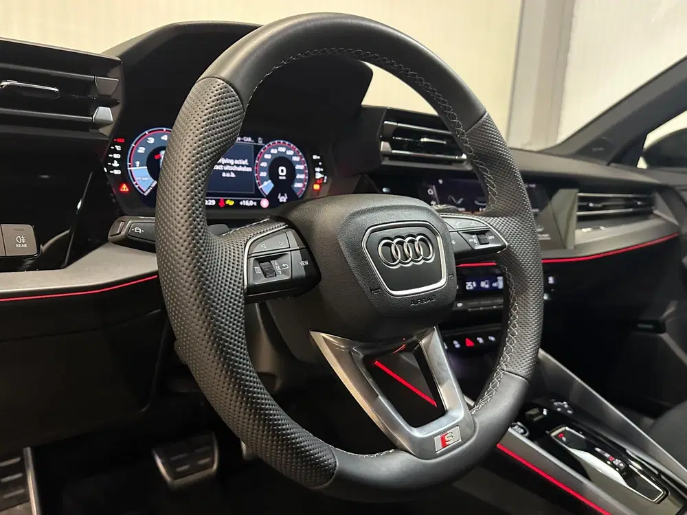 Audi A3 35 TFSI S edition uit 2024, foto 9