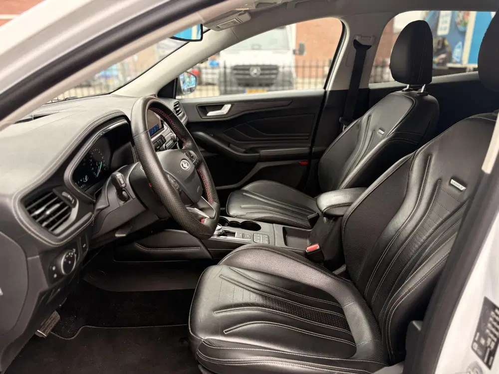 Ford Focus 1.5 EcoBoost Automaat Vignale I WINTER PAC uit 2020, foto 14