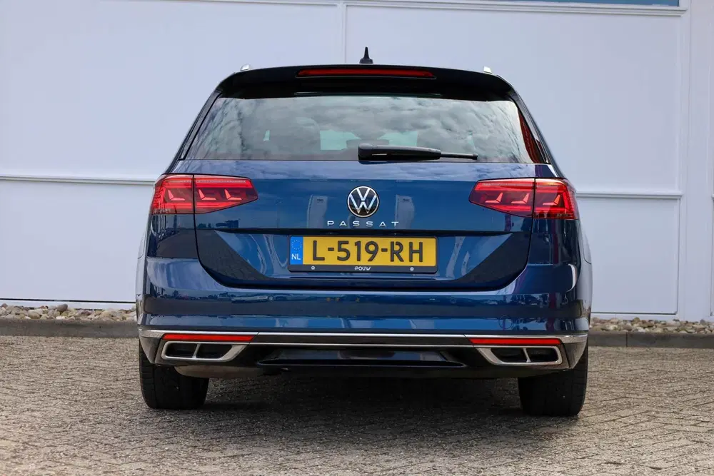 Volkswagen Passat 1.5 TSI 150pk DSG R-Line Business uit 2021, foto 10