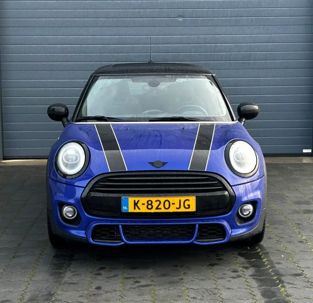 Mini Cooper 1.5 Cooper Classic JCW Pakket PANO LED 17" uit 2021, foto 2