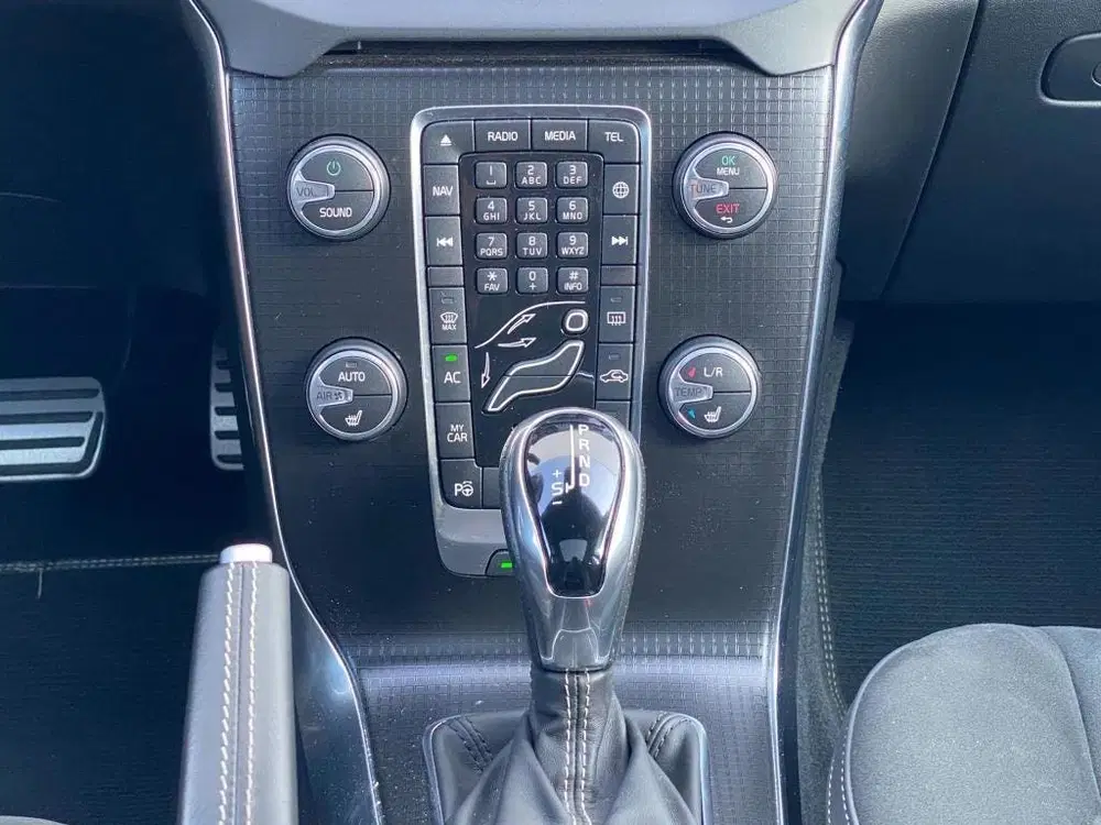 Volvo V40 1.5 T3 Polar+ Sport R Design I AUTOMAAT I uit 2019, foto 10
