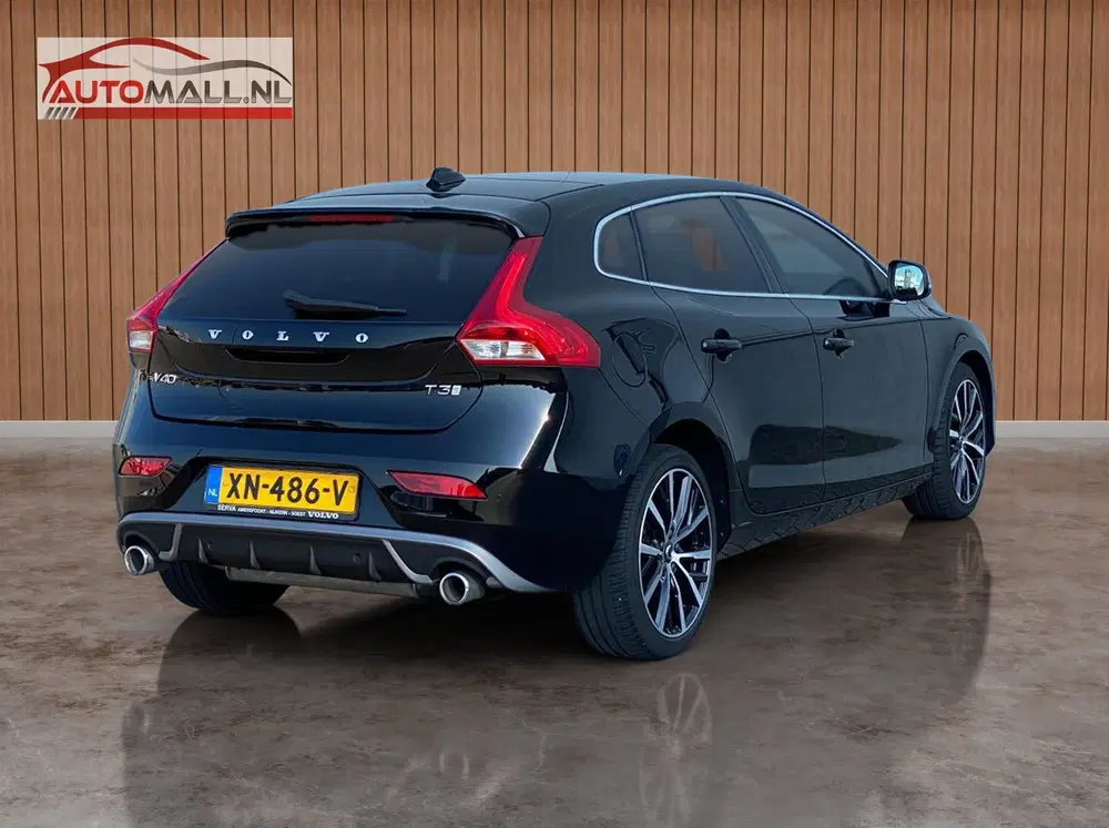 Volvo V40 1.5 T3 Polar+ Sport R Design I AUTOMAAT I uit 2019, foto 3