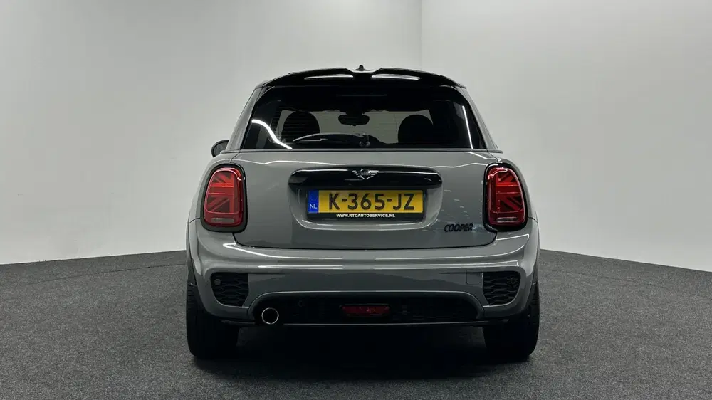 Mini Cooper 1.5 Cooper Dalston Edition JCW H&K PANO LE uit 2021, foto 12