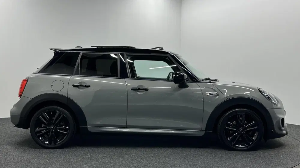 Mini Cooper 1.5 Cooper Dalston Edition JCW H&K PANO LE uit 2021, foto 13