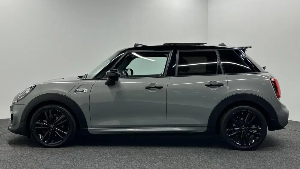 Mini Cooper 1.5 Cooper Dalston Edition JCW H&K PANO LE uit 2021, foto 14
